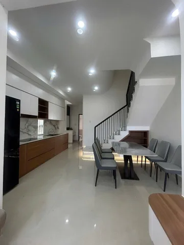 🔥 BÁN NHÀ ĐẸP ĐƯỜNG LỖ ĐẾ,DIÊN AN– DIÊN KHÁNH
⛔️⛔️↔️GIÁ CHỈ 2TỶ 980 🔥🔥
🏡 NHÀ MỚI – THIẾT KẾ HIỆN ĐẠI 
📍 Vị trí:  trục đường Lỗ Đế , Diên An,cách đường 23/10 chỉ khoảng 1km
