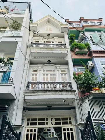 Chủ cần bán nhà 44m², Lạc Long Quân, P8, Tân Bình. Hẻm xe hơi, cách chợ Tân Bình 600m, giá 3 tỷ 680