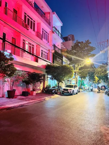 Bán nhà mặt tiền 68m2, 15,5 tỷ 4 lầu ngay khu Bàu Cát Quận Tân Bình