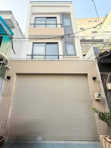 Chủ bán gấp nhà đường 3 tháng 2  , P.11, Q.10 – Diện Tích 55,2m2 giá 2 tỷ 850tr. Sổ Hồng riêng