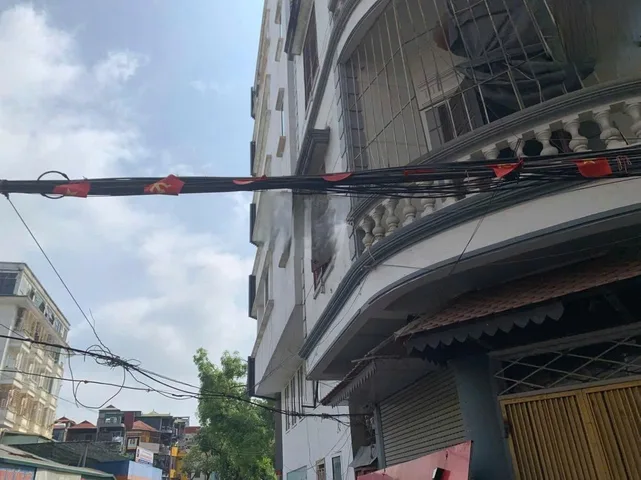 Cho Thuê Nhà Vũ Ngọc Phan - Đống Đa 40M² 4 Tầng 5 Ngủ - Nội Thất CB - Ô Tô Đỗ Cửa - Ở, Kinh Doanh - Giá Thuê 20tr