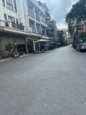MẶT PHỐ TRANG LIỆT, TỪ SƠN – 141M² KINH DOANH ĐỈNH – DÒNG TIỀN QUÁ NGON
141m² full thổ cư ngang 7m giá 14.5 tỷ tại Phường Đồng Nguyên