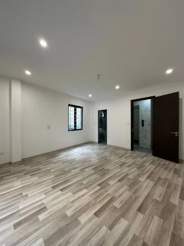 KHỞI SINH THỊNH VƯỢNG VỚI NHÀ MỚI CĂN GÓC BÀ TRIỆU - 5 TẦNG THANG MÁY - NGÕ RỘNG Ô TÔ ĐỖ CỬA - Ở CỰC SƯỚNG