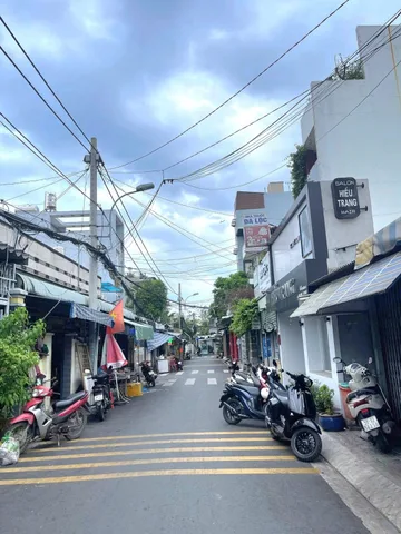 BÁN NHÀ MẶT TIỀN ĐƯỜNG SỐ 6, BÌNH THỌ, THỦ ĐỨC - 150M2 (5x30M) - SÁT CHỢ BẮC NINH KINH DOANH SẦM UẤT ĐA NGÀNH - GIÁ 20.5 TỶ