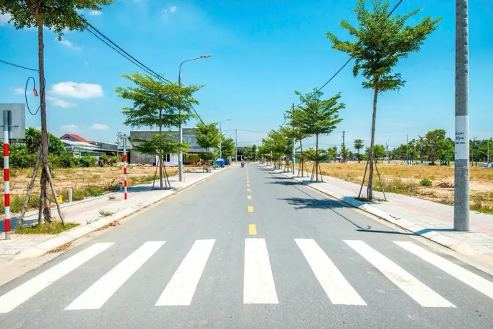 Bán lô đất mặt tiền 45m gần cầu Đồng Nai 2 giá 12triệu/m2 - Sổ sẵn-full thổ cư
