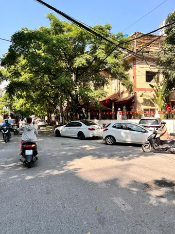 BÁN GẤP XUÂN LA - LÔ GÓC- 5 TẦNG FULL NỘI THẤT - MT 4.15M -Ô TÔ LÙI CỬA -Ở NGAY