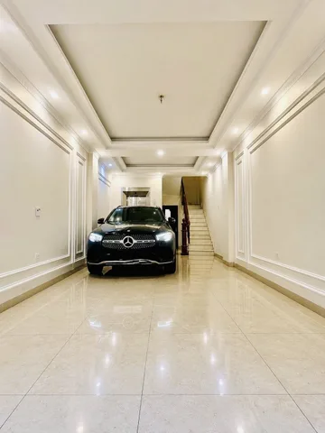 Bán nhà Tân Mai, Hoàng Mai, 7 tầng thang máy, ô tô vào nhà, 53m2, 17.9 tỷ