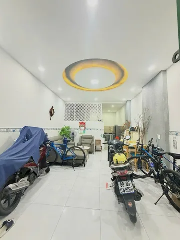 Bán nhà lạc Long quânp.10 tân bình.