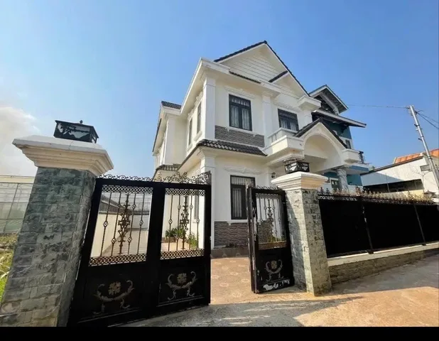 Villa 2 tầng đường Lý Nam đế gần ngã 5 đại học đẹp và kiên cố tâm huyết