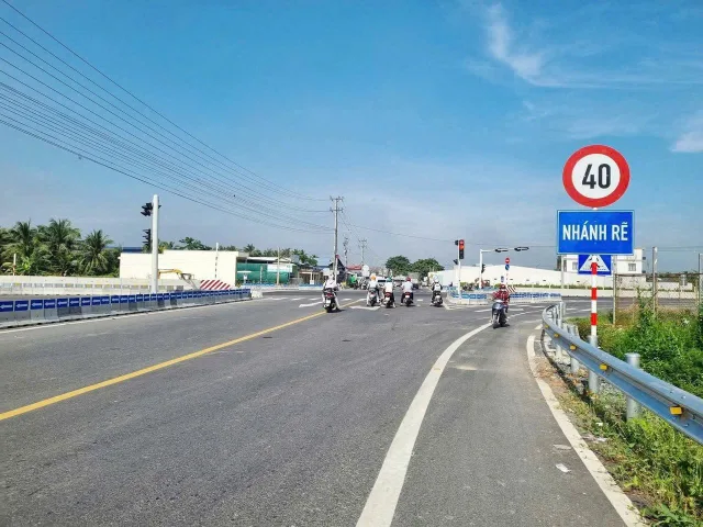 80m2 mặt tiền QL57C CHÂU THÀNH BẾN TRE 66ty có mặt tiền sông