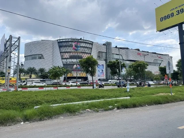 🍉🍉 MẶT TIỀN KINH DOANH ĐẸP – SAU LƯNG GIGAMALL – NHÀ 3 TẦNG HOÀN CÔNG – 162M² – SÂN XE HƠI RỘNG — CHỦ GẤP BÁN GIẢM 1,1 TỶ — CHỈ 20,5 TỶ🍉🍉