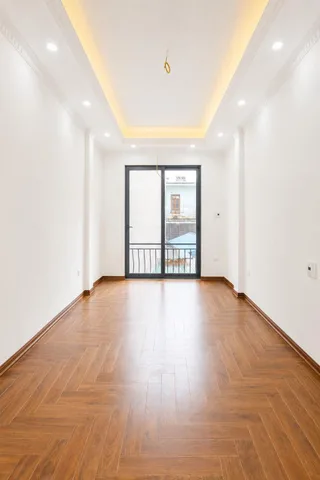 “SÁCH ĐỎ” NHỈNH 8 TỶ - YÊN LÃNG - Ô TÔ ĐỖ CÁCH 20M 
6 TẦNG MỚI TINH