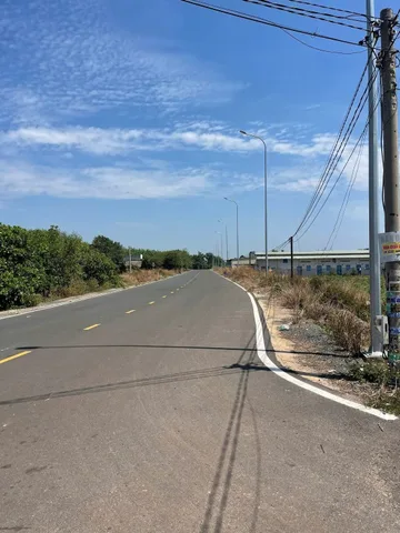Bán đất 1000m² có sẵn 200m² thổ cư ngang 20m giá 3.2 tỷ tại akCN Minh Hưng silyco