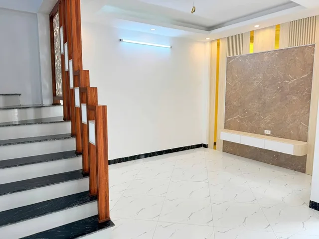 NHÀ 6,6 TỶ PHỐ VĨNH HƯNG, GẦN Ô TÔ, GẦN ĐƯỜNG 2,5M