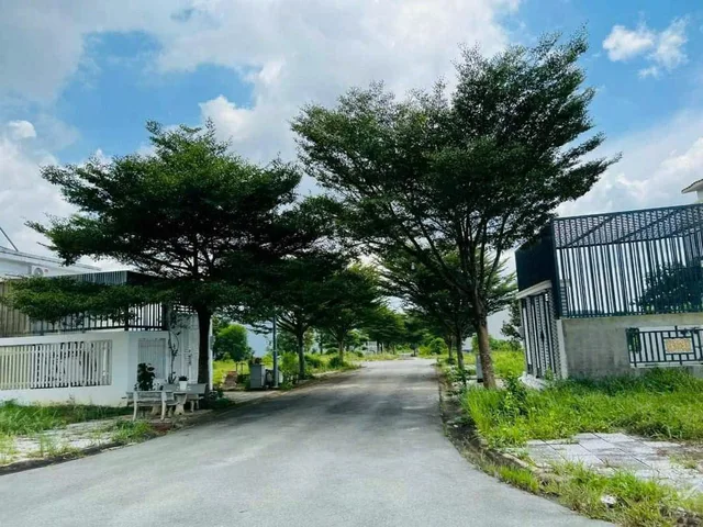 Cắt lô đất đô thị Thung Lũng Xanh, 108m2 full thổ cư, ngay cổng KCN Long Thành cách sân bay 5 phút, sổ sẵn giá NET 1 TỶ 2