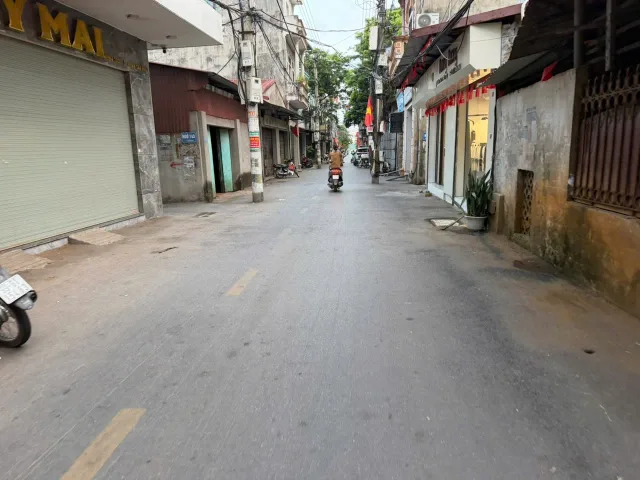 CẦN BÁN GẤP LÔ ĐẤT ĐẸP TỪ SƠN- GẦN CHỢ TRƯỜNG CÁC CẤP - Ở SƯỚNG