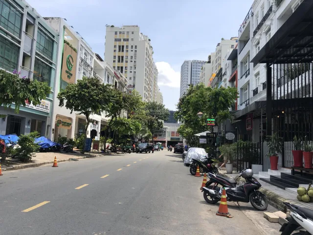 Bán nhà 111m² ngang 6m giá 30 tỷ.Khu cao cấp Phú Mỹ Hưng. Quân 7