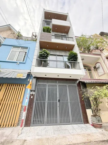 Cơ hội hiếm nhà rẻ nhất thị trường ngay Nguyễn Giản Thanh, Q.10 3tỷ550 77,5m2. SHR hẻm thông xe hơi