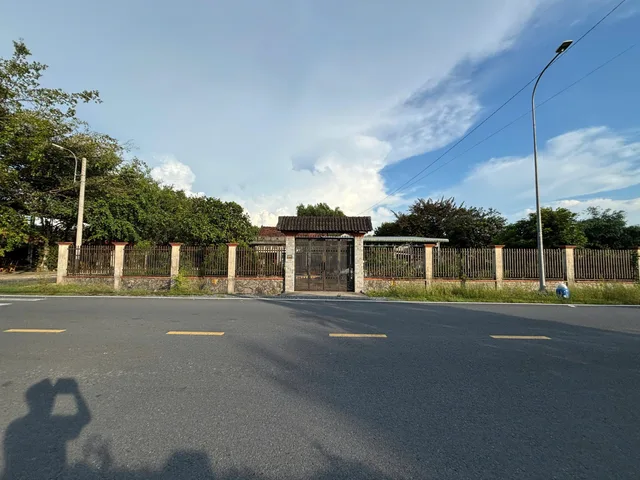 CHÍNH CHỦ BÁN LÔ GÓC 2 MẶT TIỀN 1.520M² SẴN NHÀ VƯỜN - NGUYỄN VĂN KHẠ, PHÚ HÒA ĐÔNG, CỦ CHI.