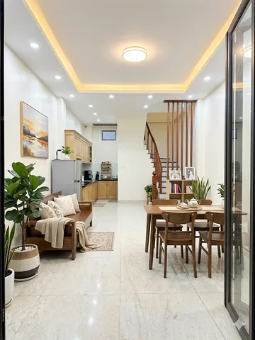 CHỈ 15 PHÚT RA CẦU GIẤY - NHÀ ĐẸP HẬU ÁI VÂN CANH - SỔ ĐỎ CHUẨN ĐÉT - Ở NGAY!
