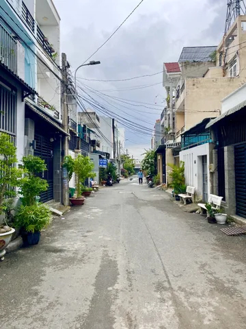 🚗 BÁM NHÀ 3 TẦNG - 52M2(4.4*11.7), HOÀN CÔNG - 3PN, 3WC - KHÔNG QH - HẺM XE HƠI - GẦN KĐT ĐÔNG TĂNG LONG, CHỢ - P LONG TRƯỜNG.(N)