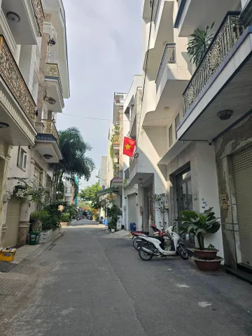 Bán nhà 80m² 5.3*15m² Giá 11 tỷ Phường Bình Hưng Hòa
