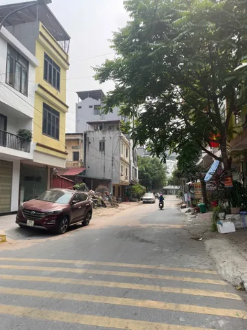Bán nhà 3 tầng mặt đường phạm thịnh khu K15. Diện tích 52.7m mặt tiền 5.55m hướng tây bắc. Phường kinh bắc tỉnh bắc ninh
