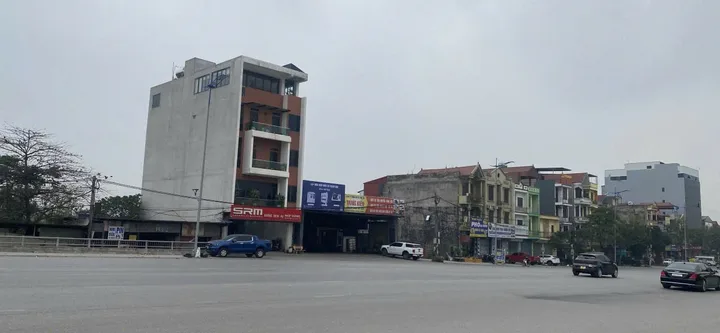 Bán nhà 5 tầng mặt đường quốc lộ 18 đoạn cầu ngà vân dương. Kinh doanh tốt. Diện tích 144m mặt tiền 8.05m hướng đông bắc. Phường nam sơn tỉnh bắc ninh