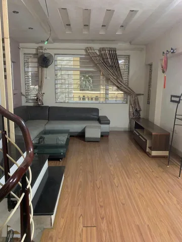 Cho thuê nhà ngõ 226 Lê Duẩn, Đống Đa 40M X 4T giá 13 triệu, 50M RA ĐƯỜNG LỚN