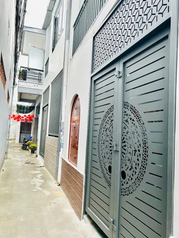 CHO THUÊ NHÀ 2 TẦNG MỚI, ĐẸP HẺM 2/4 NHA TRANG, GẦN CHAMPA ISLAND. 12TR/THÁNG. LH 0905 800 366 - E Hiền