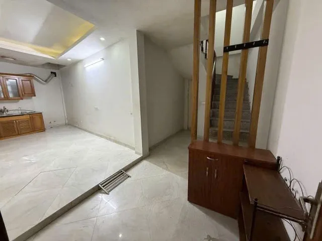 CHO THUÊ NHÀ NGÕ 318 LA THÀNH, ĐỐNG ĐA, 4 NGỦ KHÉP KÍN – 12 TRIỆU
