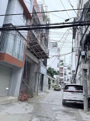 Nhà Nguyễn Xí 1/ - Xe Hơi Né - 3Tầng BTCT 120m2 chỉ 12tyx - Kinh Doanh CHDV ,Văn Phòng Các Nghành nghề .