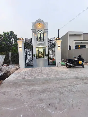 NHÀ LẦU TÂN CỔ ĐIỂN SANG CHẢNH. Long Hòa A, Đạo Thạnh. Giá chưa đến 2 tỷ.