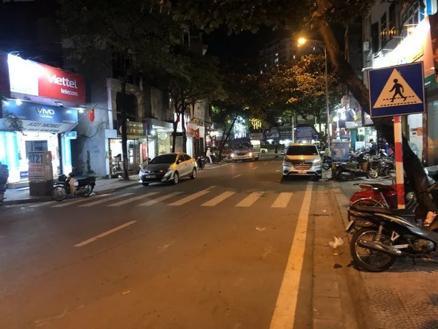 Nhà Nguyễn Sơn – Nguyễn Văn Cừ 79m² x 6 tầng, thang máy, lô góc 3 mặt thoáng