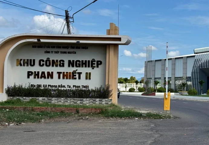 BÁN NHÀ XƯỞNG TẠI KCN PHAN THIẾT – BÌNH THUẬN – 22.700m²