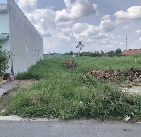 Đất thổ cư 135m2 (4,5x30) MT Nguyễn Văn Tiến, ngay chợ Trạm, Cần Đước, Long An, giá đầu tư
