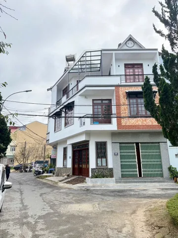 Căn Góc 2 mặt tiền Mạc Đĩnh Chi ra Khu Hoà Bình 5phút . đối diện công viên cực kì thoáng mát . khu dân cư chi chít nhộn nhịp đêm ngày