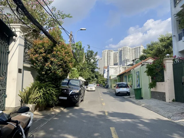 BÁN NHÀ ĐƯỜNG NGUYỄN DUY HIỆU, THẢO ĐIỀN, QUẬN 2 - 43M2 - GÓC 2 MẶT TIỀN - SÁT GA METRO THẢO ĐIỀN - GIÁ 22.5 TỶ