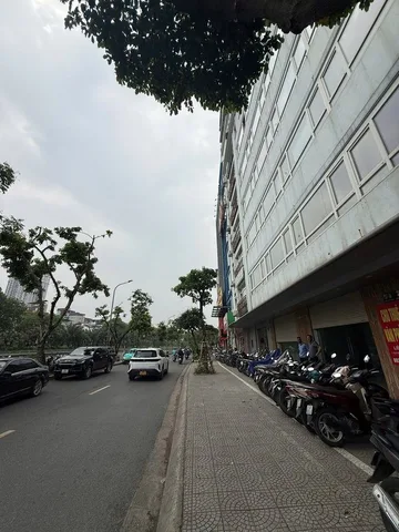 Nhà Mặt Phố Nguyễn Khang. Cầu Giấy. Thang Máy. Lô Góc. Ô Tô. Vỉa Hè. DT 135m2. Giá 70.5 Tỷ.