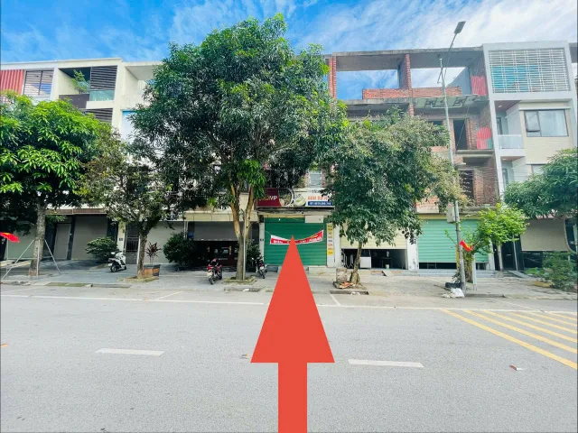 Nhà 4 Tầng mặt đường 39m LẠC Long Quân - P. Hạc Thành