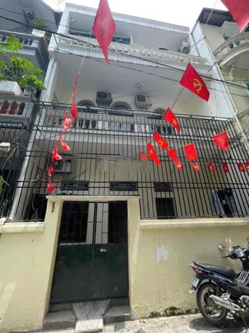 Cho thuê Nhà Ngõ 82 Đường Trần Cung - Cầu Giấy 55M² 3 Tầng 5 Ngủ - Nội Thất CB - Giá Thuê 15tr