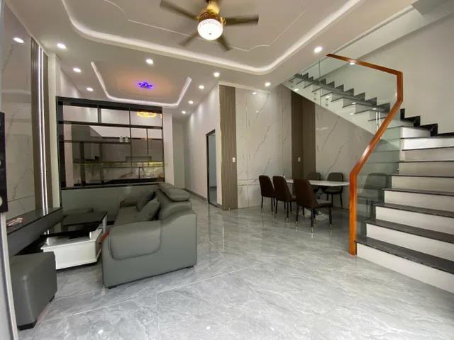 Nhà Giá tốt khu trung tâm – thích hợp an cư hoặc đầu tư.Thiết kế Hiện Đại. Thổ Cư. Hoàn Công