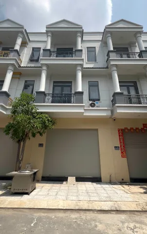 Bán nhà sổ riêng hoàn công 1 trệt 2 lầu DT747B Nam Tân Uyên