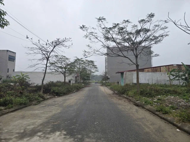 Bán đất chu mẫu 2 vân dương. Làn 2 đường trục chính. Diện tích 99m mặt tiền 4.5m hướng đông nam. Phường nam sơn tỉnh bắc ninh