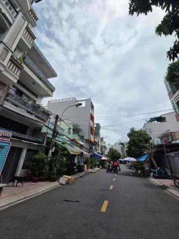 Bán nhà Bình Phú, CXPL Q6, 5 tầng, 4,5x15, 5PN, sát công viên Bình Phú, KDC an ninh
