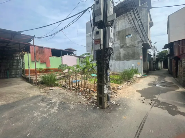 BÁN NHANH ! LÔ GÓC 52.8M² – Ô TÔ 7 CHỖ THÔNG – SÁT ĐÔNG ANH, NHỈNH 2 TỶ