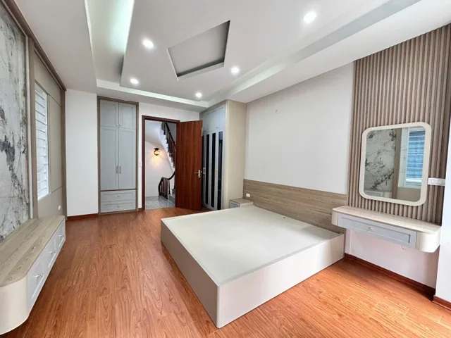 BÁN NHÀ XUÂN LA 33M2 5 TẦNG MT 3.6M - LÔ GÓC - NHÀ ĐẸP - Ô TÔ CÁCH 20M - FULL NỘI THẤT-CHỈ 10 TỶ