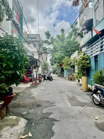 Bán nhà hẻm xe tải Phạm Văn Chiêu. DTSD 141m2, 2 lầu đúc, sân thượng, 5PN, 4WCm Full nội thất