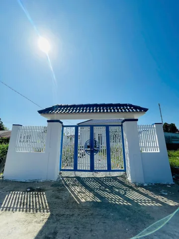 🏡 BÁN NHÀ VƯỜN MÁI NHẬT – GIÁ CHỈ 1ty
📍 Diên Lâm – Diên Khánh

💰 Giá bán: 1,4 tỷ (thương lượng nhẹ)

✨ Thông tin chi tiết:
 • Nhà vườn mái Nhật thiết kế hiện đại, mới xây hoàn thiện
- Diện tích: 135m , ngang 6m 
- Đất: full thổ 
 • Công năng đầy 