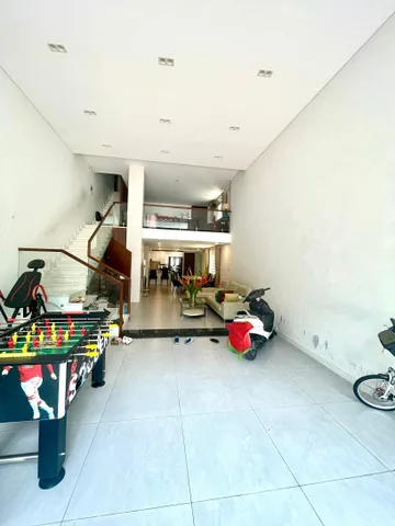 NHÀ MẶT TIỀN DIỆN TÍCH HƠN 140m², V-010 - QUẬN 5 TRẦN PHÚ – HẬU NỞ HƠN 10m, VĨA HÈ 4m